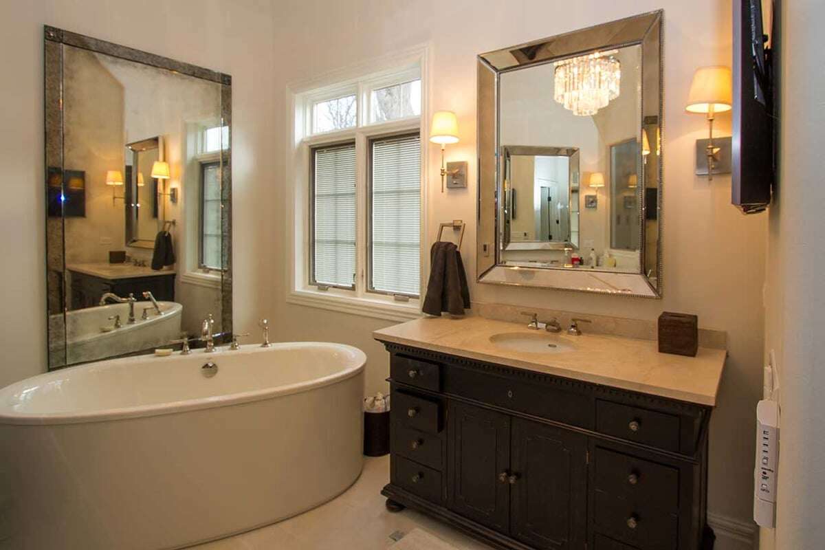 2nd Street Luxury Bath Suite 6